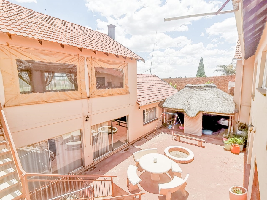 7 Bedroom Property for Sale in Parklands Western Cape